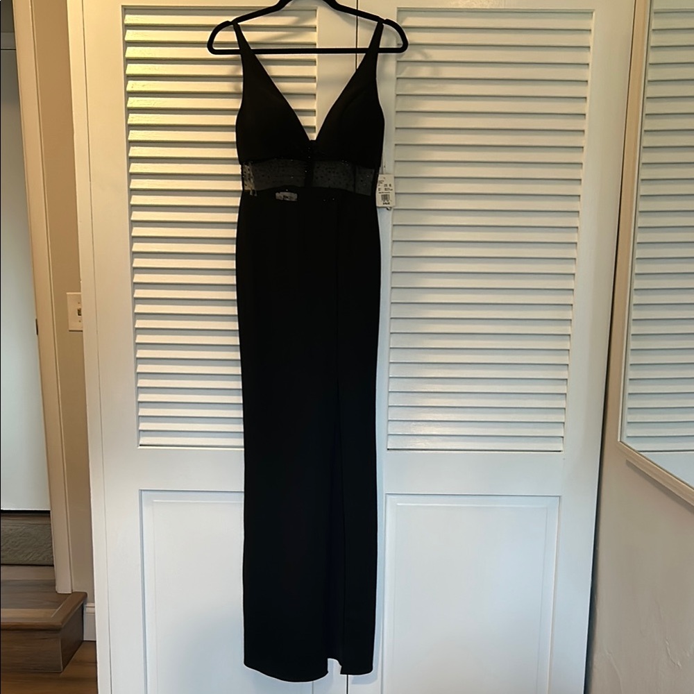 Black Sleeveless V-Neck Cocktail Gown